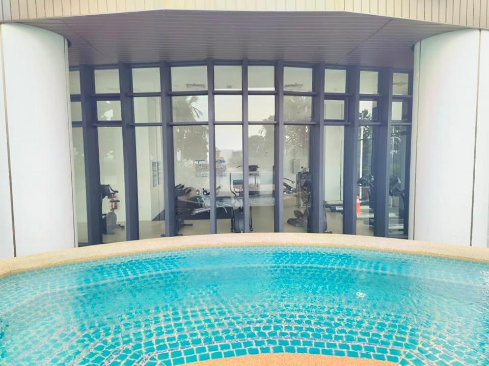1519 Almas Suites Seaview Sunrise Netflix By Stay ヌサジャヤ エクステリア 写真